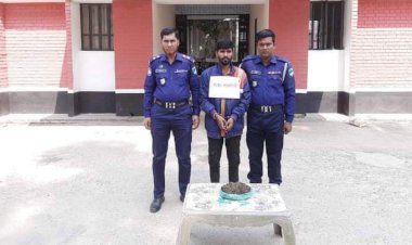 নড়াইলের নড়াগাতি থানা পুলিশের অভিযানে তিনশত গ্রাম গাঁজাসহ একজন গ্রেফতার