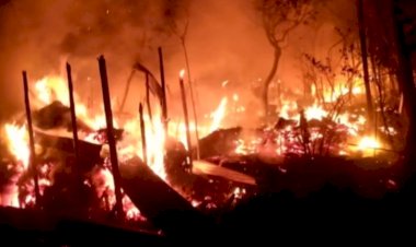 ঠাকুরগাঁও জেলার রুহিয়া থানার আখানগর ইউনিয়নের ঝারগাঁও গ্ৰামে ভয়াবহ অগ্নিকাণ্ড