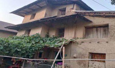 দৃষ্টি নন্দন নিতপুর বাংগাল পাড়ার মাটির তিন তলা বাড়ি