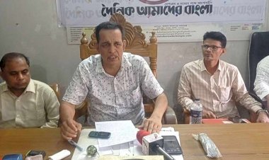 দৈনিক আমাদের চট্টগ্রামের সম্পাদক মিজানুর রহমান চৌধুরী উপর  হামলা : সংবাদ সম্মেলনে  শাস্তির দাবী