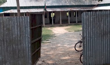 মনোহরদীর খিদিরপুরে সরকারী আইন অমান্য করে ক্লাশ চালাচ্ছে সিয়স স্কুল