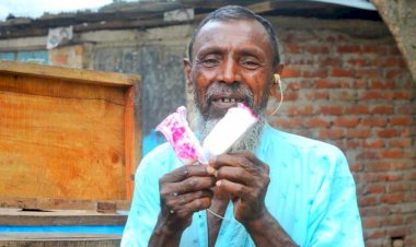 নওগাঁর আত্রাইয়ে আইসক্রিম বিক্রি করেই চলে নিপেন চন্দ্র সাহার সংসার