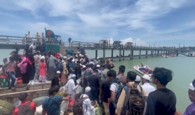 দীর্ঘ ৩৩ দিন পর টেকনাফ-সেন্টমার্টিনে নৌরুটে ট্রলার ও স্পিডবোট চলাচল শুরু