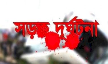 নওগাঁ ভূটভূটি উল্টে দুই গরু ব্যবসায়ী মৃত্য