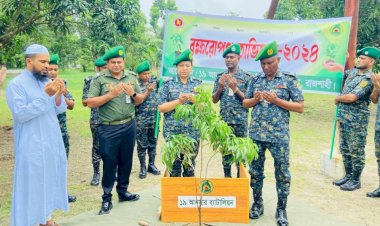 রাজশাহী আনসার ব্যাটালিয়ানে বৃক্ষ রোপণ কর্মসূচী উদ্বোধন