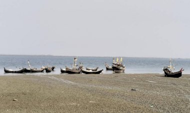ফেরত আসল মিয়ানমার  নাসাকা বাহিনীর  হাতে আটক ৫৬ বাংলাদেশি জেলে