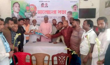 কেশবপুরে শ্রমিকদের সাথে বিএনপি নেতা  আজাদের ঈদ শুভেচ্ছা বিনিময়