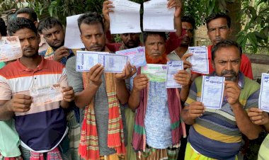 রাজশাহীতে ভারতীয় বলে দেশি গরু উঠিয়ে আনার প্রতিবাদে বিজিবির সদর দপ্তরের সামনে বিক্ষোভ