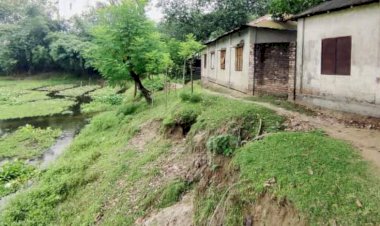 নদীর ভাঙনের ফলে হুমকির মুখে পড়েছে নলবাড়ী উচ্চ বিদ্যালয়!