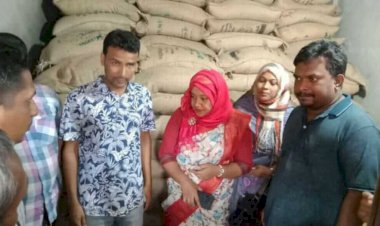 নওগাঁর মান্দায় খাদ্যবান্ধব কর্মসূচির আওতায় স্বল্পমূল্যে চাল বিক্রয় কার্যক্রমের উদ্বোধন করেন মোছাঃ আখতার জাহান সাথী