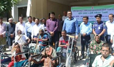 নওগাঁর পত্নীতলায় প্রসাশনের সহযোগিতায় অসহায় ১৫ জন প্রতিবন্ধী মাঝে  হুইল বিতরণ