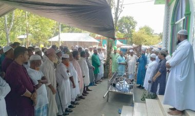 ব্রাহ্মণপাড়ায় সাবেক বিআরডিবি'র চেয়ারম্যান শাহীন খাঁনের পিতা এলেন খাঁনের জানাজা সম্পন্ন
