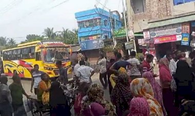 কেশবপুরে টিসিবির পণ্য না পেয়ে সড়ক  অবরোধ