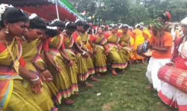 নওগাঁর মহাদেবপুর ডাকবাংলা মাঠে  ঐতিহ্যবাহী নৃগোষ্ঠী আদিবাসীদের কারাম উৎসব পালিত