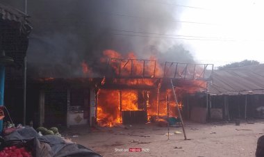বহরপুরে পাটের গোডাউনে আগুন, দুই ঘন্টার চেষ্টা নিয়ন্ত্রণে, আহত ৩ ফায়ার ফাইটার