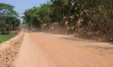 ময়মনসিংহ ঈশ্বর গঞ্জ ও  গৌরীপুর নান্দাইল  এবং কিশোর গঞ্জের হোসেনপুর থানা এ-ই ৪টি থানার একটি রাস্তা বেহাল অবস্থা যেন দেখার কেউ নেই