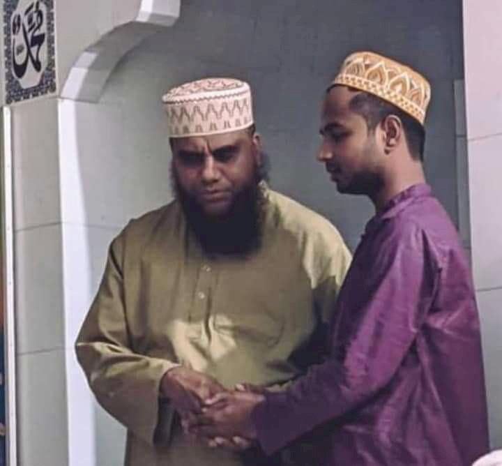 ইসলাম ধর্ম গ্রহন করলেন এক যুবক!