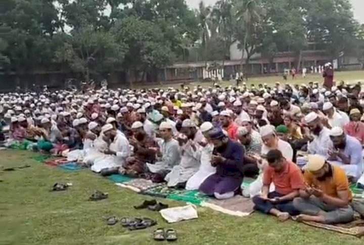 গাজীপুর শ্রীপুরে বৃষ্টির জন্য নামাজ আদায় করা হয়!