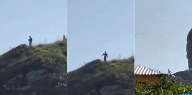 পাহাড়ের চুড়ায় ১০ ফুট লম্বা মানুষের চেহারয় ২ জন!
