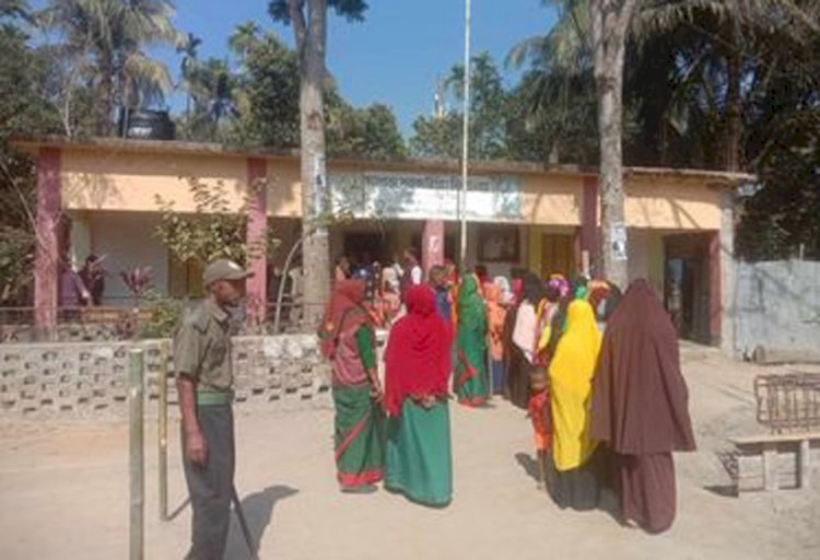 ঝিনাইগাতীতে ইউনিয়ন পরিষদের উপ-নির্বাচনে ভোট গ্রহন চলছে
