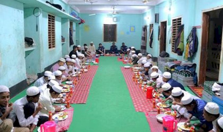 রমজানের প্রথম দিনেই পুলিশ সুপার মুক্তা ধর পিপিএম (বার) এর এতিমদের সাথে ইফতার