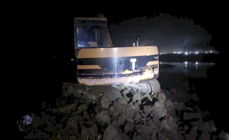 মনোহরদীতে মাটিকাটার অভিযোগে ভ্রামমাণ আদালতে এক্সক্যাভেটর ও একজনকে এক লক্ষ টাকা অর্থদণ্ড প্রদান