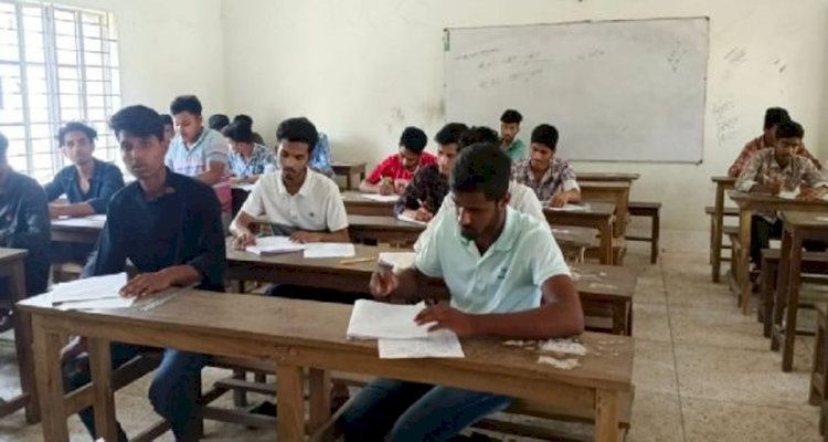 মনোহরদীতে সরকারী নির্দেশনা অমান্য করে শিক্ষা প্রতিষ্ঠানে চলছে টেষ্ট পরীক্ষা