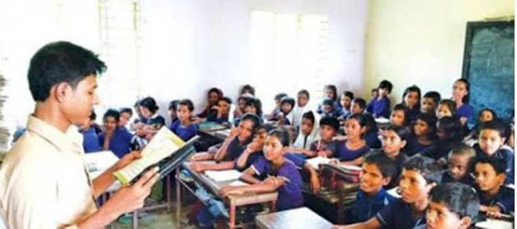 প্রচন্ড তাপদাহে ও সরকারী নির্দেশনা উপেক্ষা করে মনোহরদীতে চলছে কেজি স্কুল