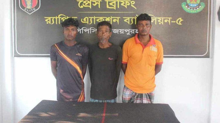 নওগাঁয় বিশেষ অভিযানে একহাজার ৩৫ লিটার চোলাই মদসহ তিন মাদক কারবারিকে  গ্রেফতার