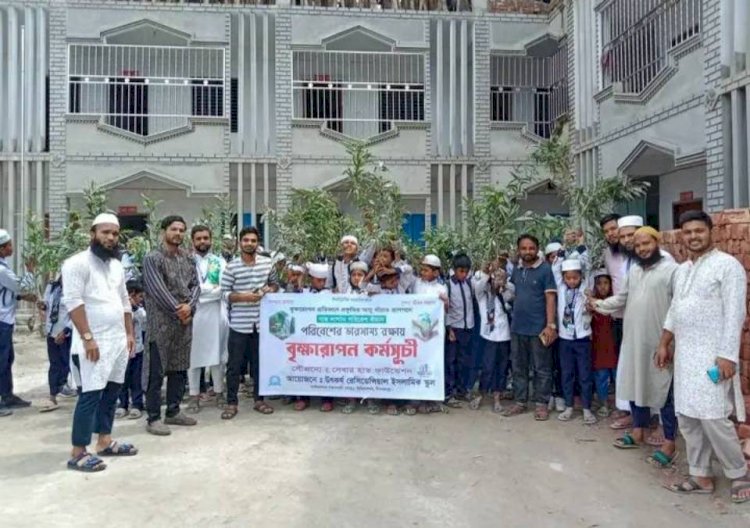সেবা'র হাত ফাউন্ডেশনে এর পক্ষ থেকে রাণীর বন্দরে শতাধিক বৃক্ষ বিতরণ করা হয়।