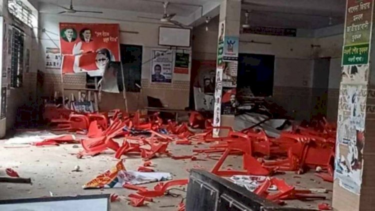 নওগাঁয় বিএনপির দলীয় কার্যালয়ে হামলা ও ভাংচুরের ঘটনায় আওয়ামীলীগের ৯২ জনসহ অজ্ঞতনামা ২৫০ জনের উপর মামলা