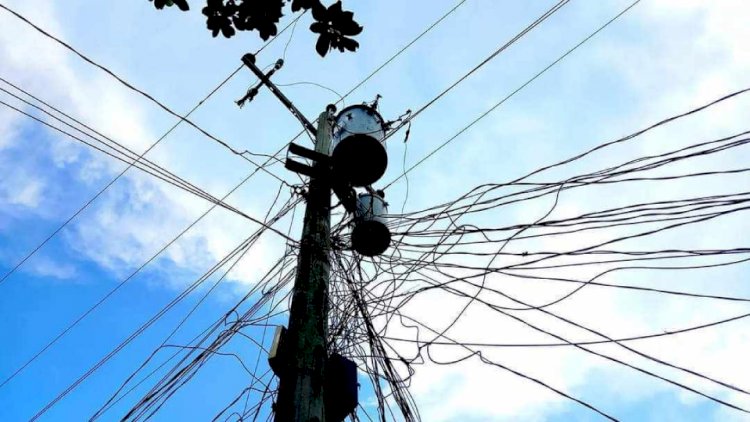 নওগাঁ ১১ টি উপজেলায় ভাদ্র মাসে প্রচন্ডগরমে বিদ্যুৎতের লোডশেডিং এর কারণে জনজীবন অতিষ্ঠ