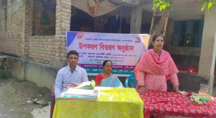 কেশবপুরে হতদরিদ্র মহিলাদের মাঝে  বিনামূল্যে গবাদি পশু বিতরণ