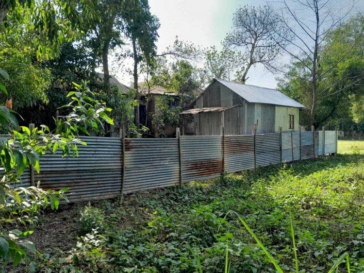বুড়িচংয়ে জোরপূর্বক জায়গা দখল করে ঘর করার অভিযোগ