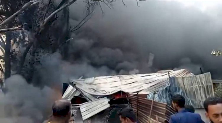 শ্রীপুরের মেঘনা গ্রুপের বোতাম কারখানায় গুদামে  আগুন। নিয়ন্ত্রণে ফায়ার সার্ভিসের ৭ ইউনিট