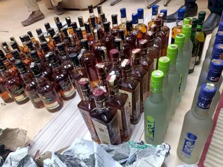 শ্রীপুরে পুলিশের অভিযানে বিদেশী মদ উদ্ধার