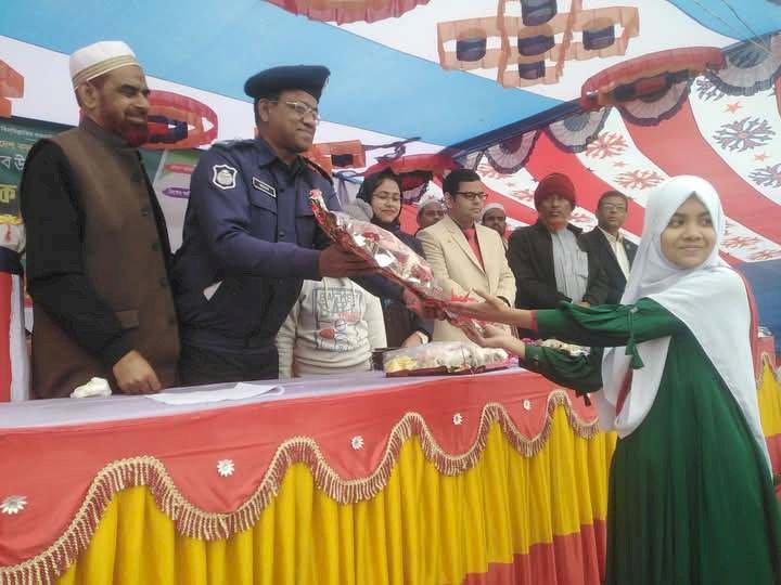 সাপাহারে বার্ষিক সাংস্কৃতিক ক্রীড়া ও বিজ্ঞান মেলা অনুষ্ঠিত