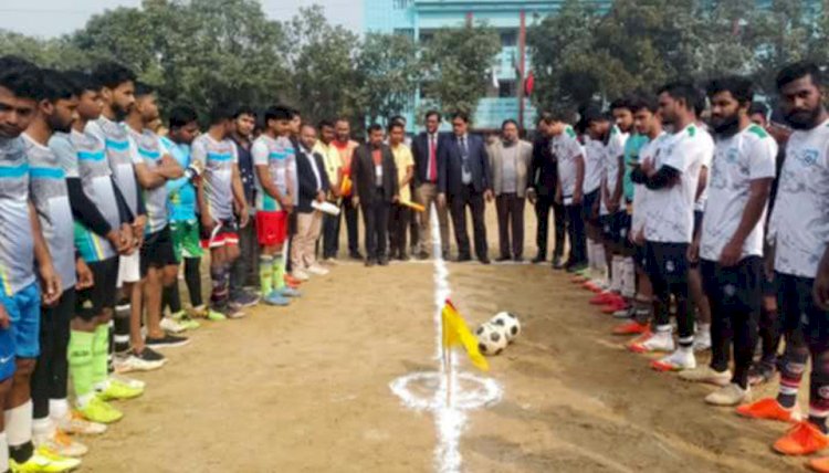 সাপাহার সরকারি কলেজে আন্তঃকলেজ ফুটবল টুর্নামেন্ট ২০২৫ এর শুভ উদ্বোধন