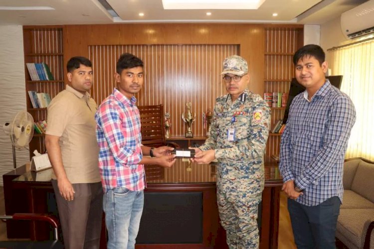 টেকনাফে হারিয়ে যাওয়া ১৬  মোবাইল ফোন উদ্ধার করেছে এপিবিএন পুলিশ