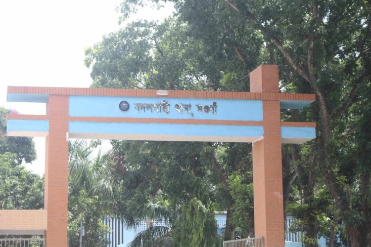 বদলগাছীতে মাদক সেবীকে আটক;মোটা অংকের রফাদফাই রাতেই ছেড়ে দেয়ার অভিযোগ