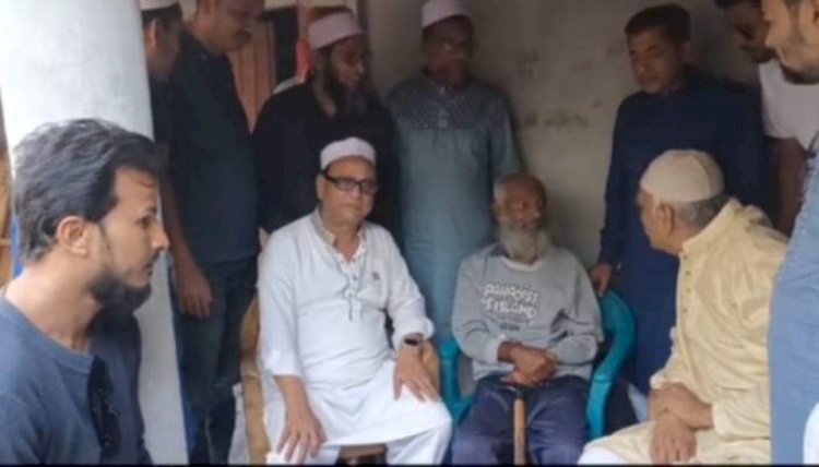 রাজশাহী মোহনপুর জাহানাবাদ ইউনিয়ন বিএনপির প্রতিষ্ঠাতাকে দেখতে যান আবু সাঈদ চাঁদ