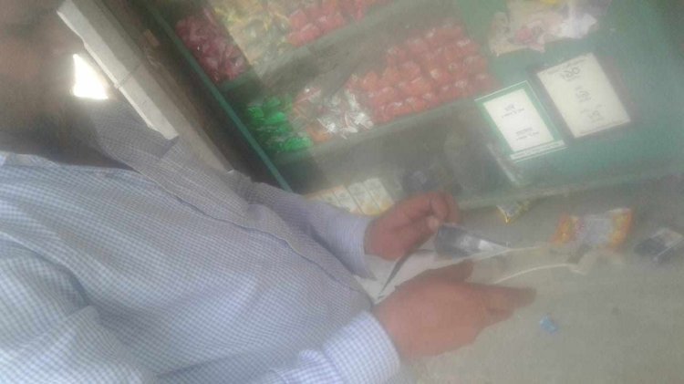 নরসিংদীর শিবপুর উপজেলার  বিভিন্ন  ইফতারি বাজার পরিদর্শন করলেন স্যানেটারি ইন্সেপেক্টর