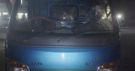 মনোহরদীতে গাড়ী আটকে ডাকাতি,গাড়ী ভাংচুর প্রায় ৩ লক্ষ টাকা লুট