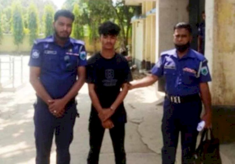 নওগাঁয় স্কুলছাত্রীকে বিয়ের প্রলোভন দেখিয়ে একাধিকবার ধর্ষণের অভিযোগে জাহিদ গ্রেপ্তার