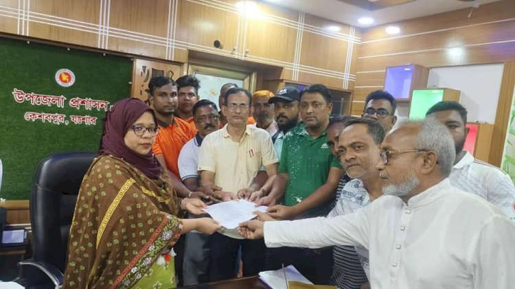 কেশবপুরে জলাবদ্ধতার স্থায়ী সমাধানের  দাবিতে মানববন্ধন ও স্মারকলিপি প্রদান