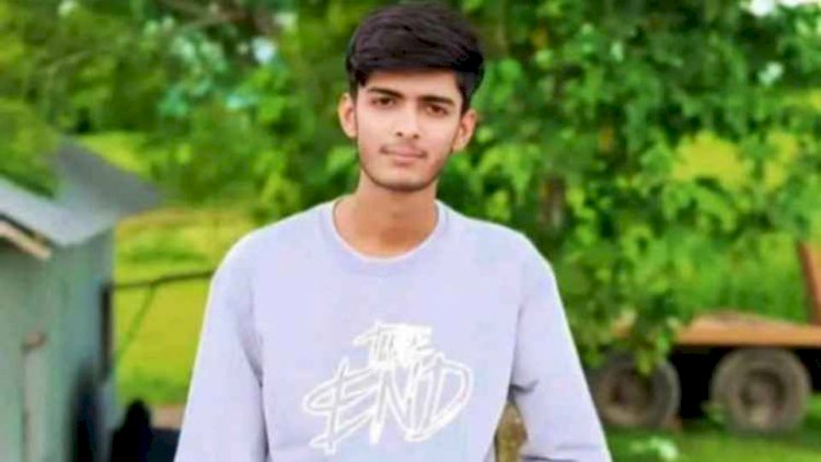 নড়াইলে বিদ্যুৎস্পৃষ্ট হয়ে কলেজ শিক্ষার্থী বিজয় কর্মকারের মৃত্যু