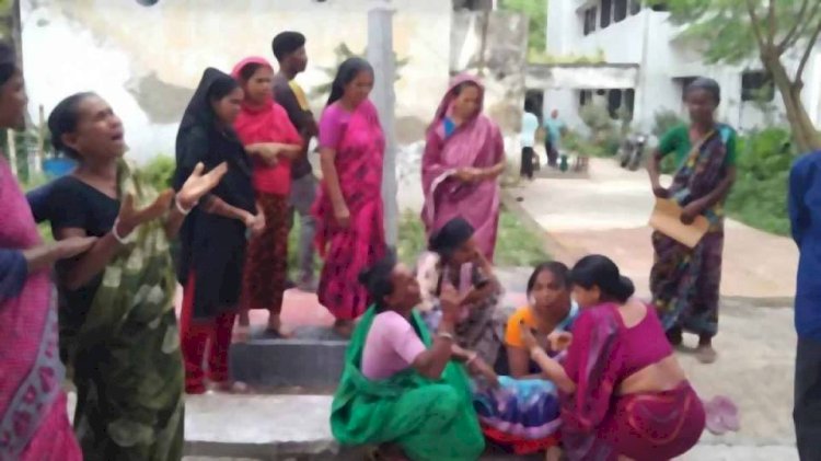 নড়াইলে দুই মোটরসাইকেল ও ভ্যানের ত্রিমুখী সংঘর্ষে  স্কুলছাত্র নিহত, আহত ৬