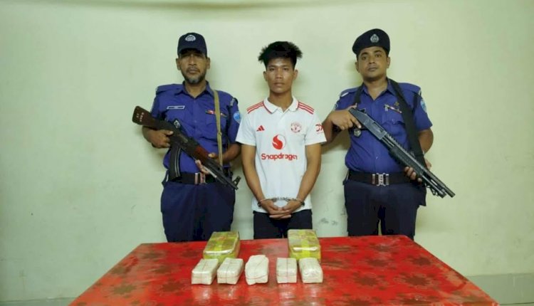 নাইক্ষ্যংছড়ি'র সোনাইছড়িতে ৩০ হাজার ইয়াবাসহ এক যুবক আটক