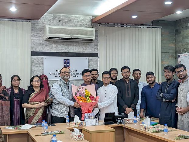 প্রথম কার্যনির্বাহী সভায় সিনেটে পাঁচজন ছাত্র প্রতিনিধি ঠিক করল ডাকসু