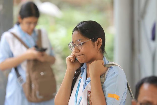 এইচএসসি'তে ২১ বছরের সর্বনিম্ন পাস: শিক্ষাব্যবস্থায় 'গলদ' নাকি অন্য সমস্যা?